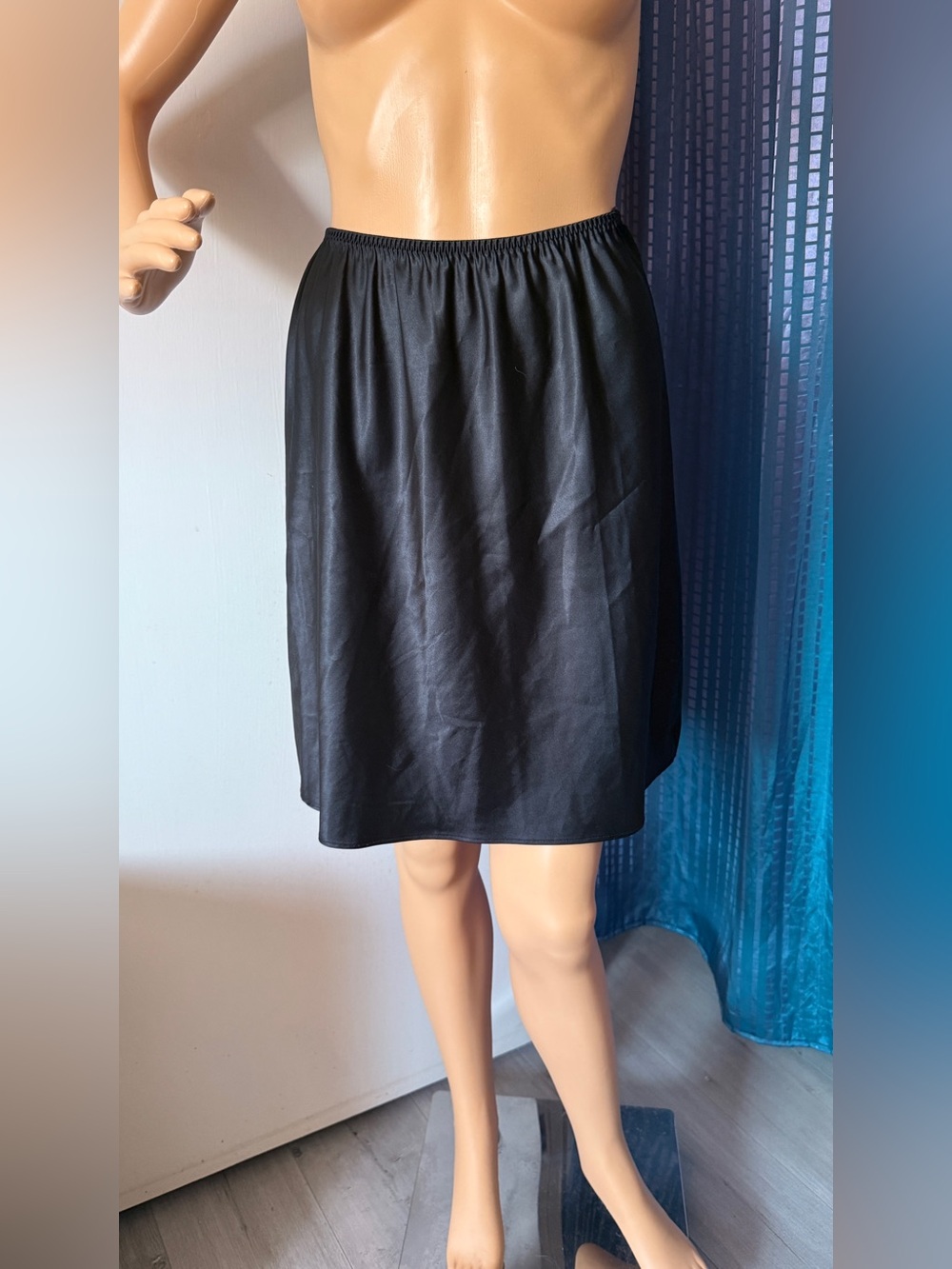 Calvin Klein Black Half Slip Skirt Elastic Waist Size M Made in USA